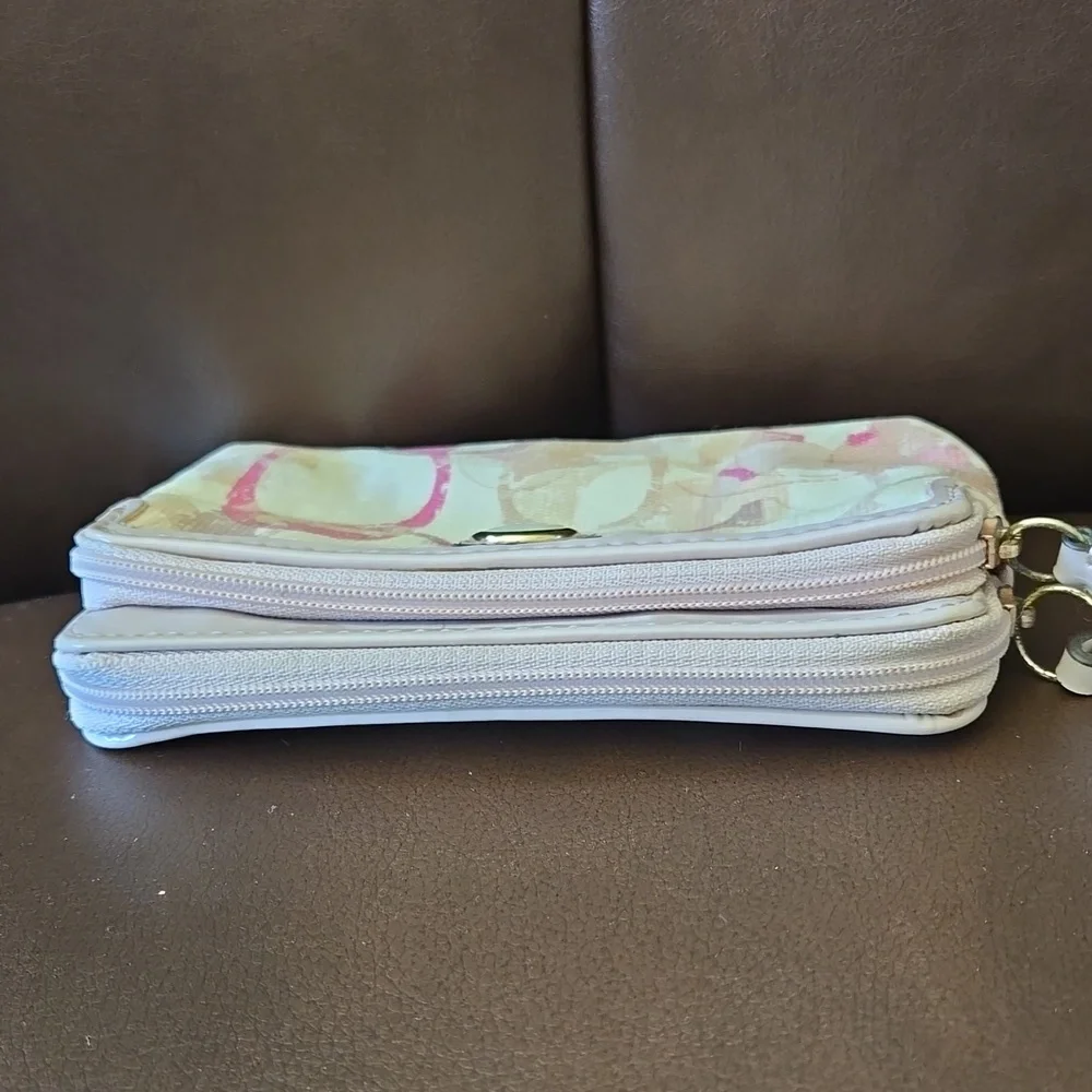 Coach Women's Wallet - Picture 5 of 7